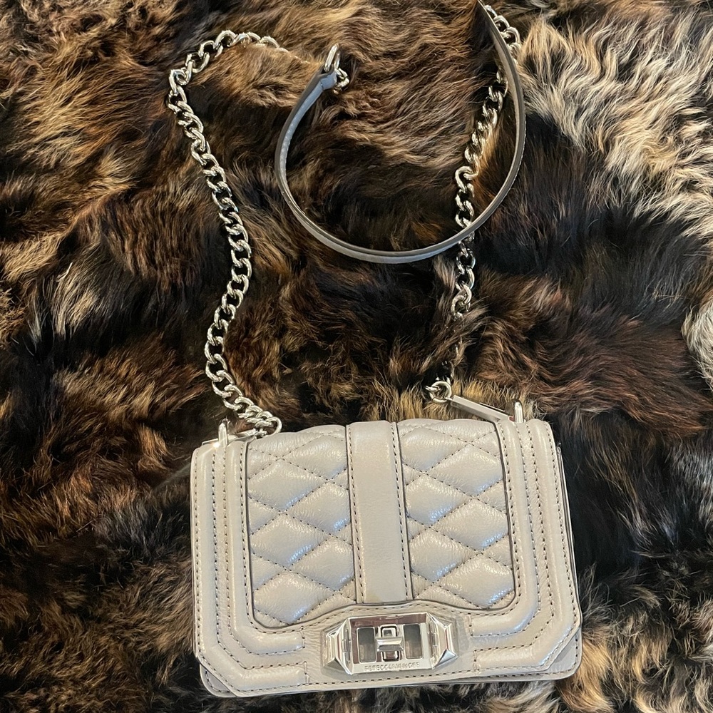Rebecca Minkoff silver chain cross quilted body in soft grey